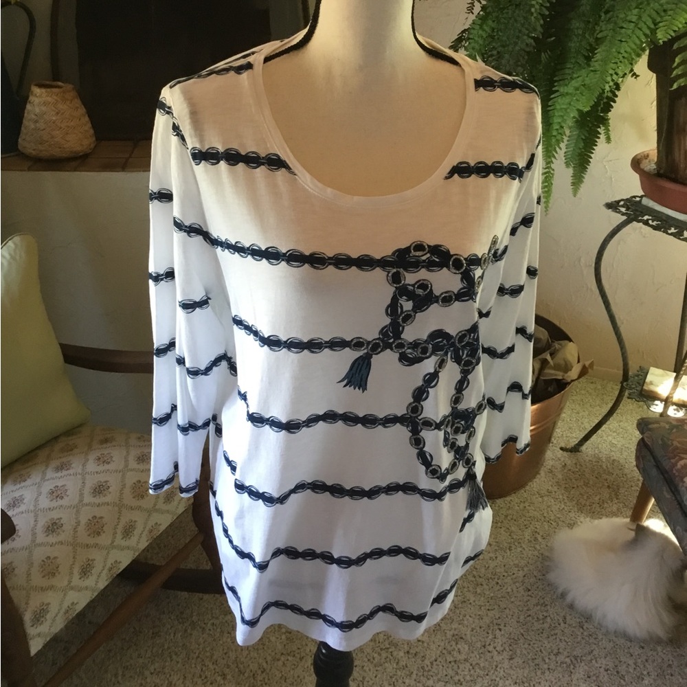 NWOT Chico’s Zenergy Top